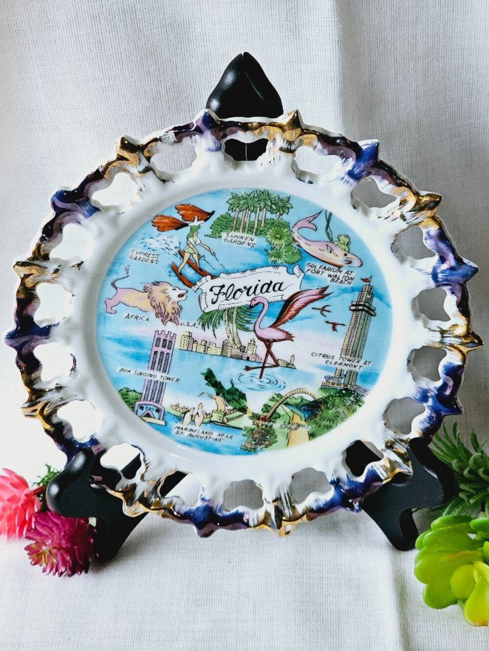 Vintage FLORIDA travel souvenir 8" ceramic plate blue & gold lacy edge & hanger
